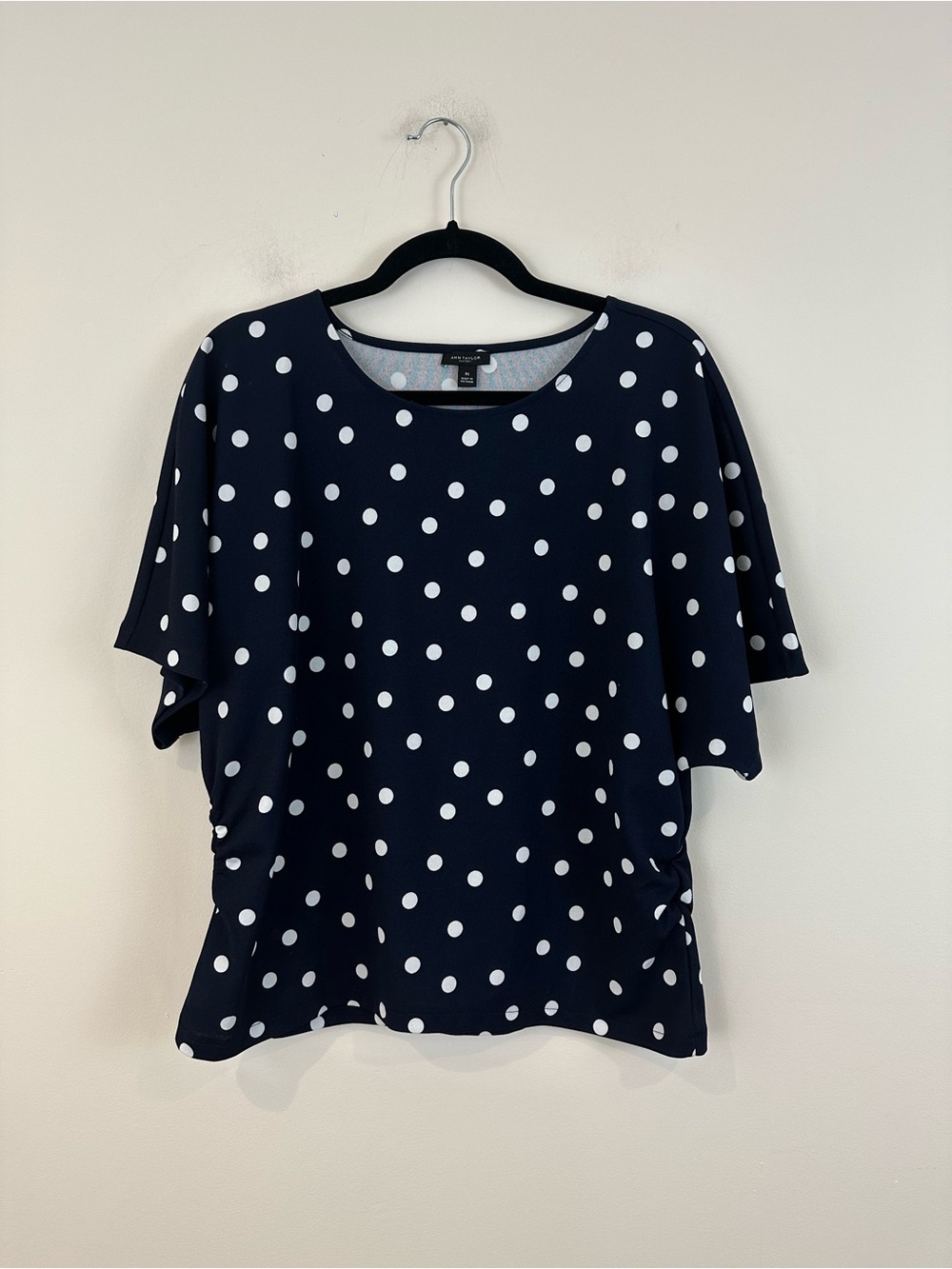 Ann Taylor Polka Dot Navy Blouse Ruched Sides Short Sleeve Size XL Women's